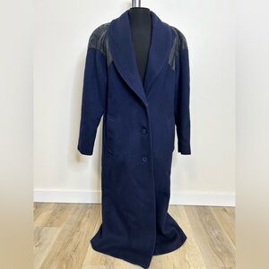 ◾️Vintage Luba Paris Wool Coat With Accented Shoulders And Back